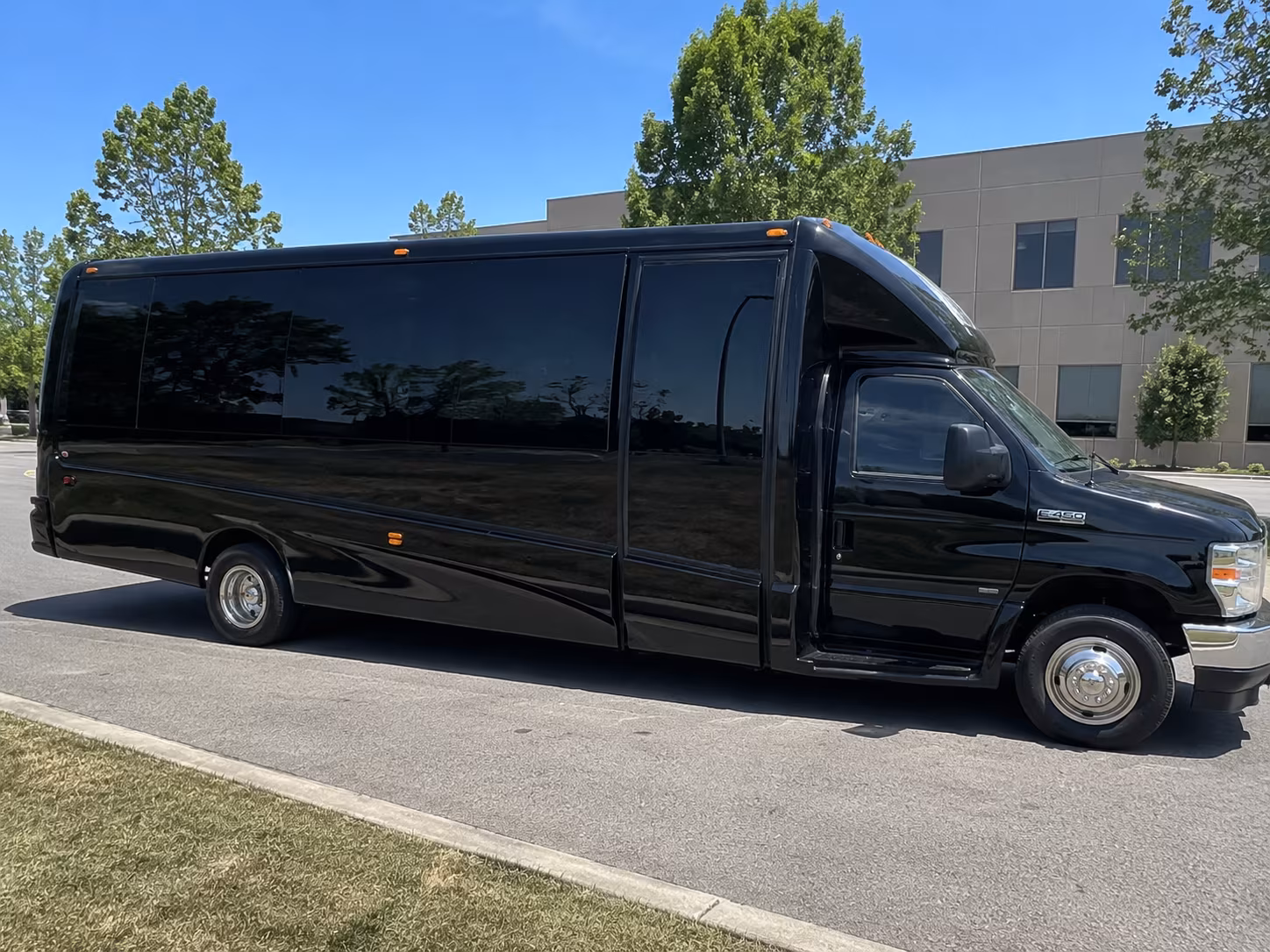 bachelor party buses for bethlehem brewery distillery crawls